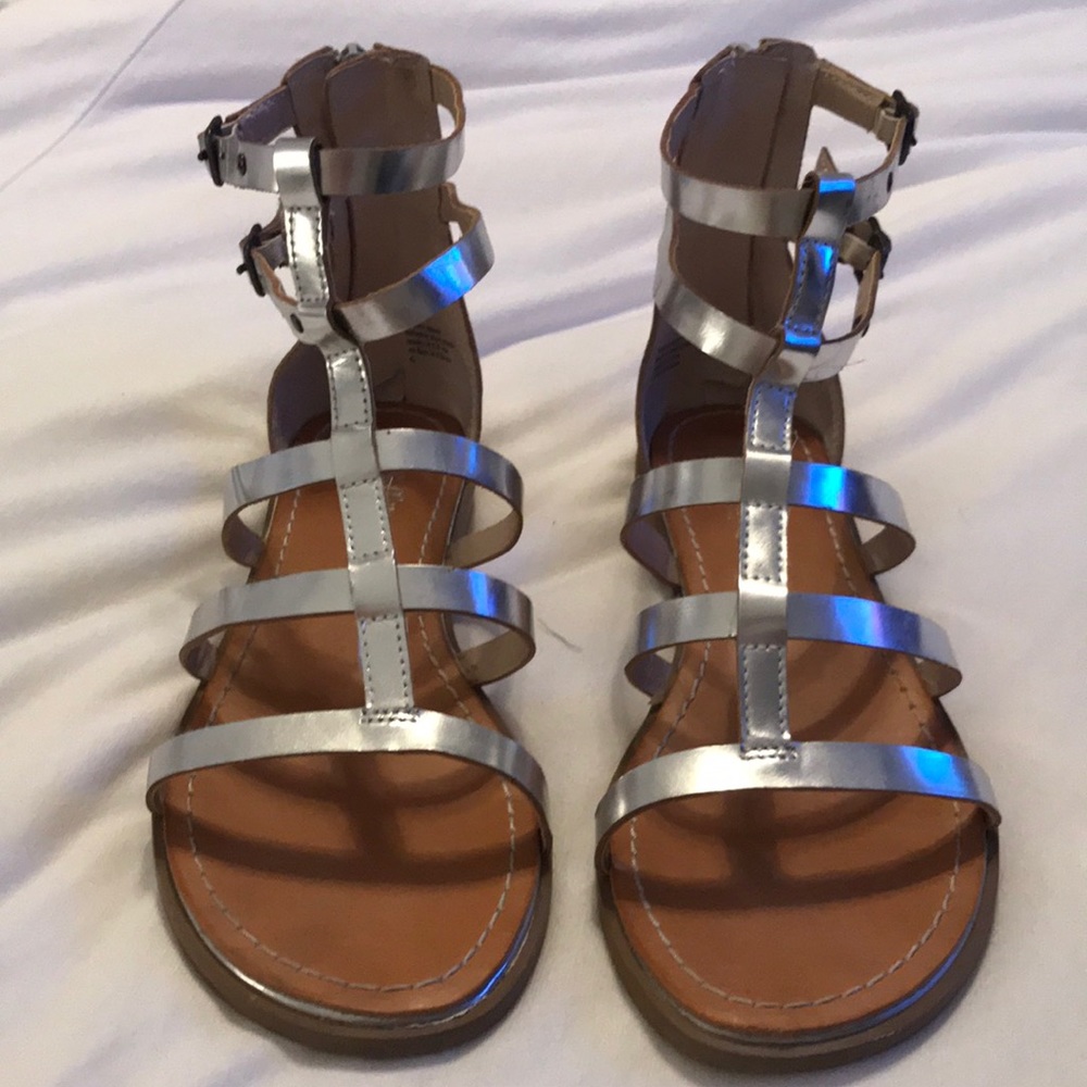 Like new Seychelles silver gladiator sandals.